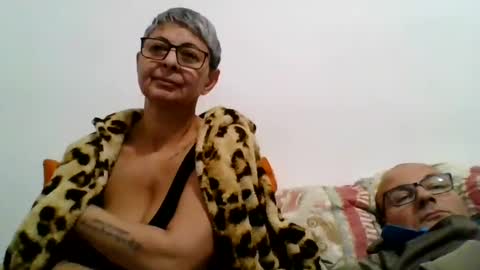 Snapshot of cuplu4346529860 chatting on 12.15.24 couple online show from 12.15.24