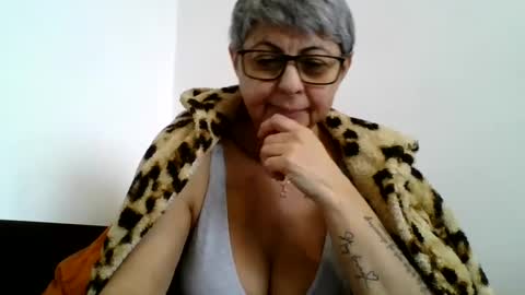 Snapshot of cuplu4346529860 chatting on 01.01.25 couple online show from 01.01.25