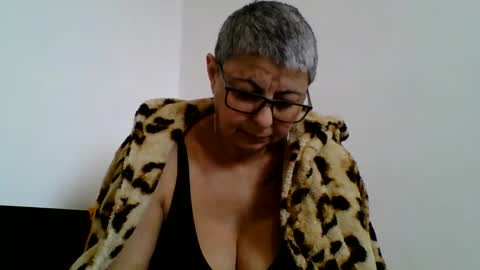 Snapshot of cuplu4346529860 chatting on 02.10.25 couple online show from 02.10.25