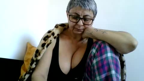 Snapshot of cuplu4346529860 chatting on 03.08.25 couple online show from 03.08.25