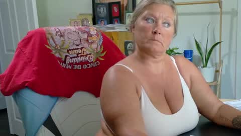 curious couple online show from 07.08.26