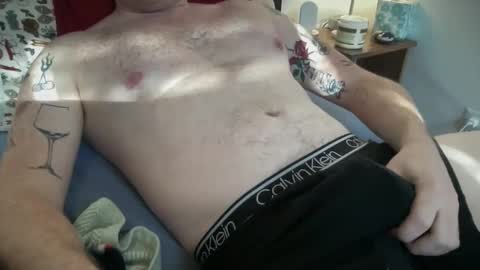 Snapshot of curiousmax18 chatting on 12.16.25 Maxx online show from 12.16.25