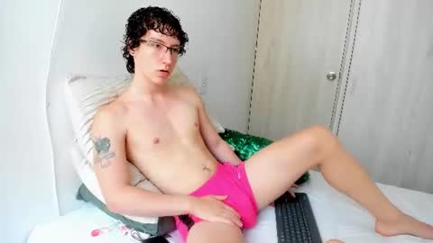 Snapshot of curlyytwink chatting on 07.03.26 Noah online show from 07.03.26