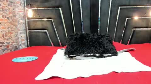 Alyanna  online show from 10.18.25