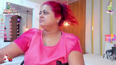 Snapshot of curvy_beauty_ chatting on 12.14.24 Hanna online show from 12.14.24