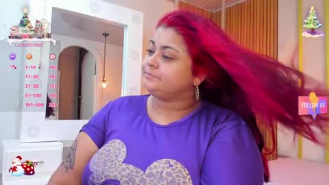 Snapshot of curvy_beauty_ chatting on 12.17.24 Hanna online show from 12.17.24