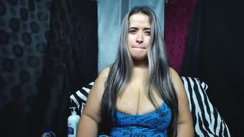 Snapshot of curvy_emma0 chatting on 09.17.25 Emma online show from 09.17.25
