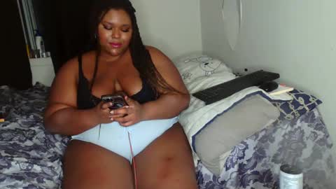 Snapshot of curvybcelinemixe chatting on 12.13.24 Cline online show from 12.13.24