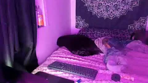 Snapshot of curvybcelinemixe chatting on 02.20.25 Cline online show from 02.20.25