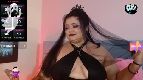Snapshot of curvybeauty_ chatting on 10.03.25 HANNA online show from 10.03.25