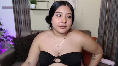 Snapshot of curvydelicios_zoe chatting on 10.17.25 Zoe online show from 10.17.25