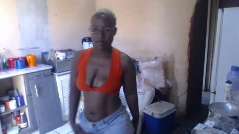 Snapshot of curvypear76x chatting on 12.04.24 curvypear76x online show from 12.04.24