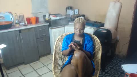 Snapshot of curvypear76x chatting on 12.07.24 curvypear76x online show from 12.07.24
