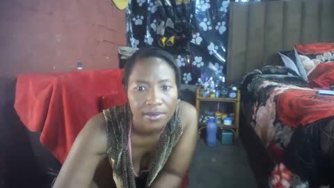 Snapshot of curvypear76x chatting on 12.02.25 curvypear76x online show from 12.02.25