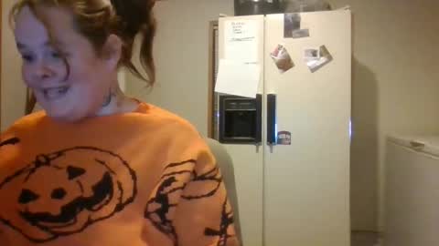 dahlia -kim online show from 11.14.25