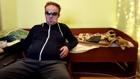 Snapshot of cute69696969 chatting on 09.28.25 cute69696969 online show from 09.28.25