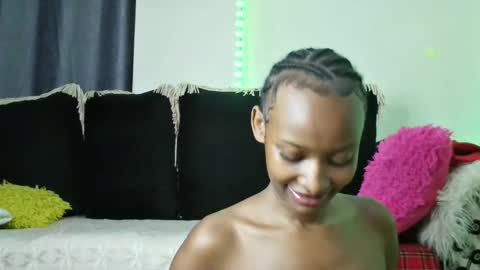 cute annah online show from 12.19.24