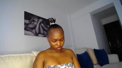 Snapshot of cute_ass18 chatting on 01.08.25 Liya online show from 01.08.25