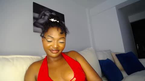 Snapshot of cute_ass18 chatting on 01.11.25 Liya online show from 01.11.25