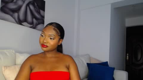 Snapshot of cute_ass18 chatting on 02.04.25 Liya online show from 02.04.25
