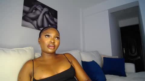 Snapshot of cute_ass18 chatting on 02.06.25 Liya online show from 02.06.25