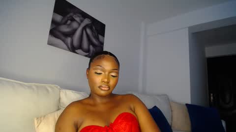 Snapshot of cute_ass18 chatting on 02.10.25 Liya online show from 02.10.25