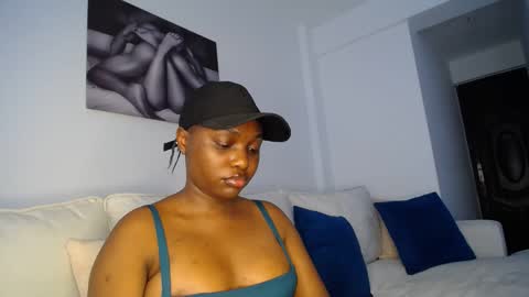 Snapshot of cute_ass18 chatting on 02.13.25 Liya online show from 02.13.25