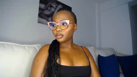 Snapshot of cute_ass18 chatting on 02.18.25 Liya online show from 02.18.25