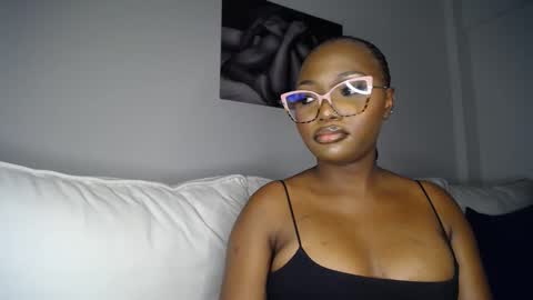 Snapshot of cute_ass18 chatting on 02.18.25 Liya online show from 02.18.25