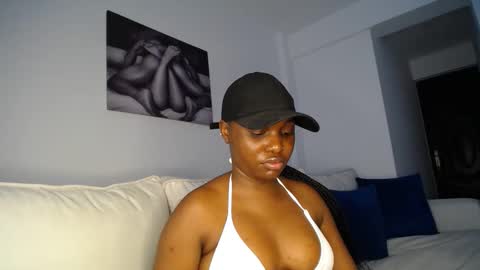 Snapshot of cute_ass18 chatting on 02.26.25 Liya online show from 02.26.25