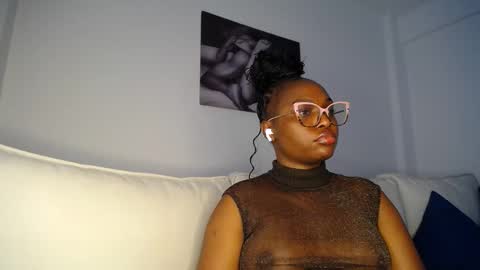 Snapshot of cute_ass18 chatting on 02.28.25 Liya online show from 02.28.25