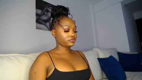 Snapshot of cute_ass18 chatting on 03.02.25 Liya online show from 03.02.25