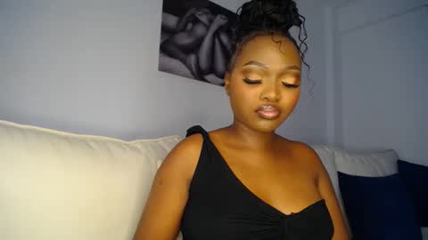 Snapshot of cute_ass18 chatting on 03.06.25 Liya online show from 03.06.25
