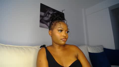 Snapshot of cute_ass18 chatting on 03.06.25 Liya online show from 03.06.25
