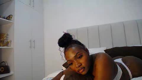 Snapshot of cute_ass18 chatting on 03.09.25 Liya online show from 03.09.25