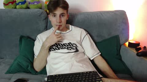 Snapshot of cute_brian chatting on 01.24.25 Im Brian online show from 01.24.25