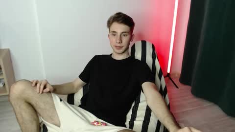 Snapshot of cute_brian chatting on 10.22.25 Im Brian online show from 10.22.25