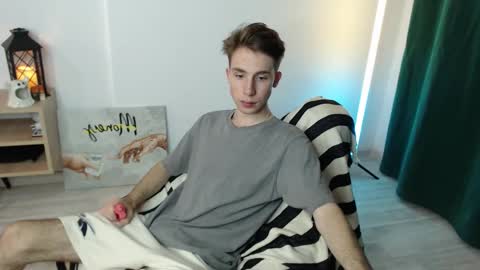 Snapshot of cute_brian chatting on 10.26.25 Im Brian online show from 10.26.25