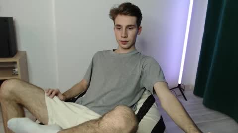 Snapshot of cute_brian chatting on 11.05.25 Im Brian online show from 11.05.25