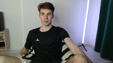 Snapshot of cute_brian chatting on 11.09.25 Im Brian online show from 11.09.25