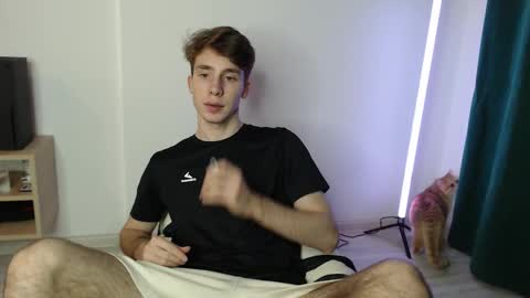 Snapshot of cute_brian chatting on 11.10.25 Im Brian online show from 11.10.25