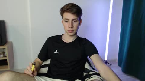 Snapshot of cute_brian chatting on 11.15.25 Im Brian online show from 11.15.25