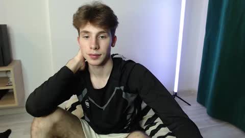 Snapshot of cute_brian chatting on 11.17.25 Im Brian online show from 11.17.25