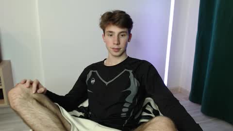 Snapshot of cute_brian chatting on 11.29.25 Im Brian online show from 11.29.25