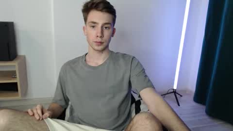 Snapshot of cute_brian chatting on 12.01.25 Im Brian online show from 12.01.25