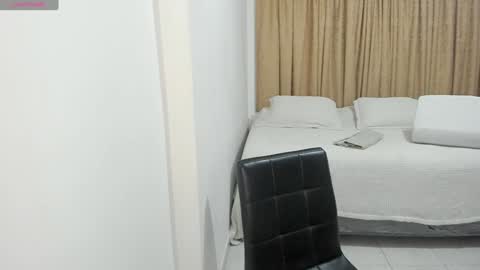 Snapshot of cute_brunett chatting on 01.09.25 Sara online show from 01.09.25