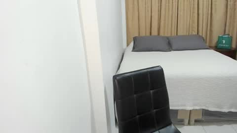 Snapshot of cute_brunett chatting on 02.09.25 Sara online show from 02.09.25