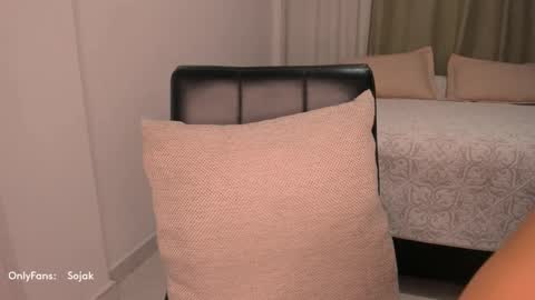 Snapshot of cute_brunett chatting on 09.28.25 Sara online show from 09.28.25