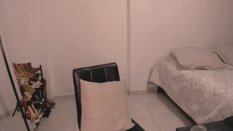 Snapshot of cute_brunett chatting on 12.01.25 Sara online show from 12.01.25