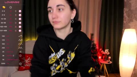 Snapshot of cute_chus chatting on 12.28.24 Hanna online show from 12.28.24